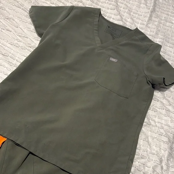 Figs Moss Scrub Set - Picture 2 of 6